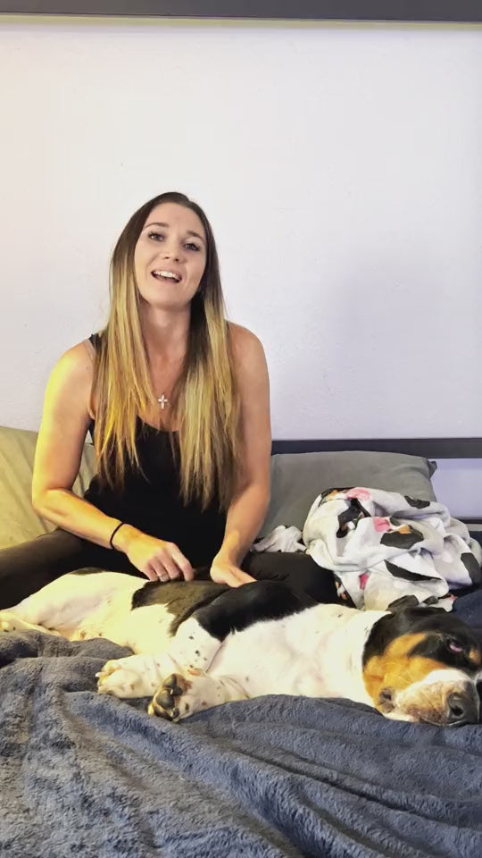 Customer video: Caitlin with her custom blanket