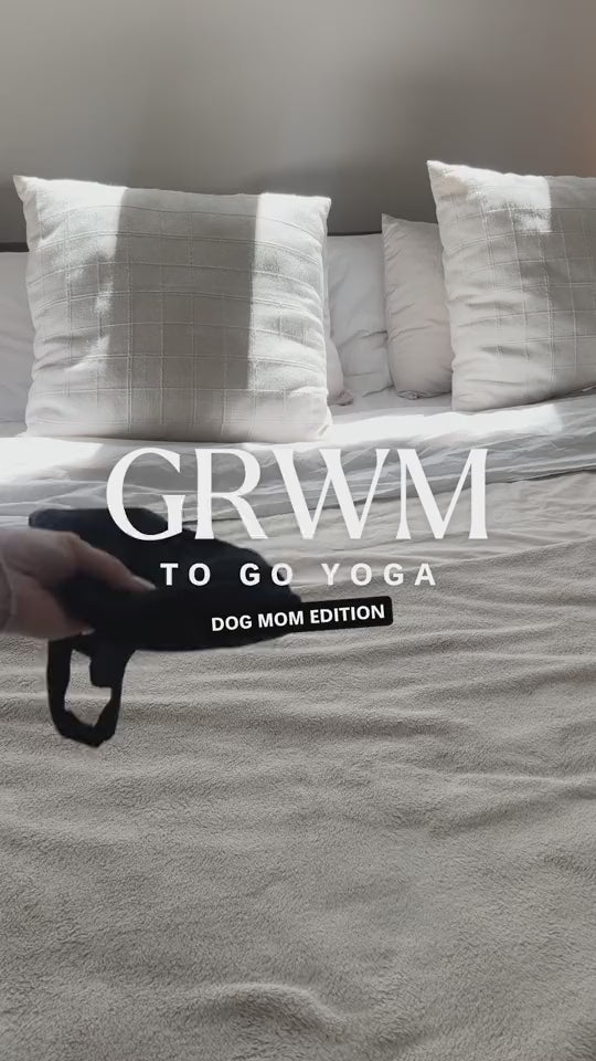 Customer video: Maritza wearing her custom pet leggings